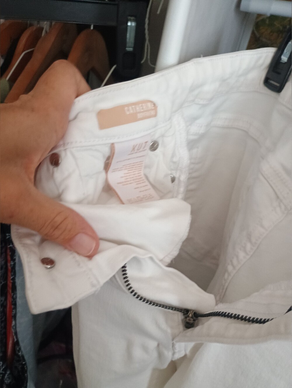 Kut from the Kloth NWOT White Straight Leg Jeans - Picture 6 of 8